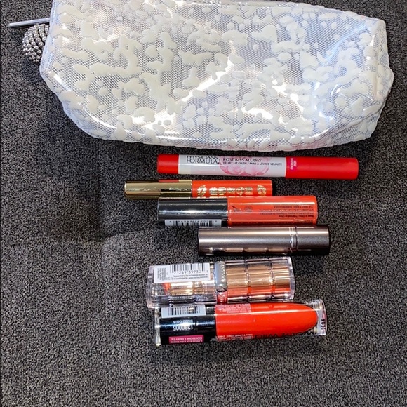 🌟 Orange Lip Bags - Picture 5 of 7